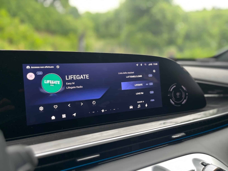 Omoda 9, test drive, ibrida, plug-in