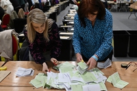 Irlanda, vincono i “no” al referendum per rendere la Costituzione meno sessista