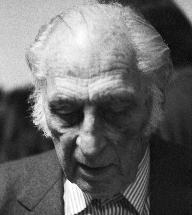 Hans Ruesch nel 1993 (foto via Wikimedia Commons)