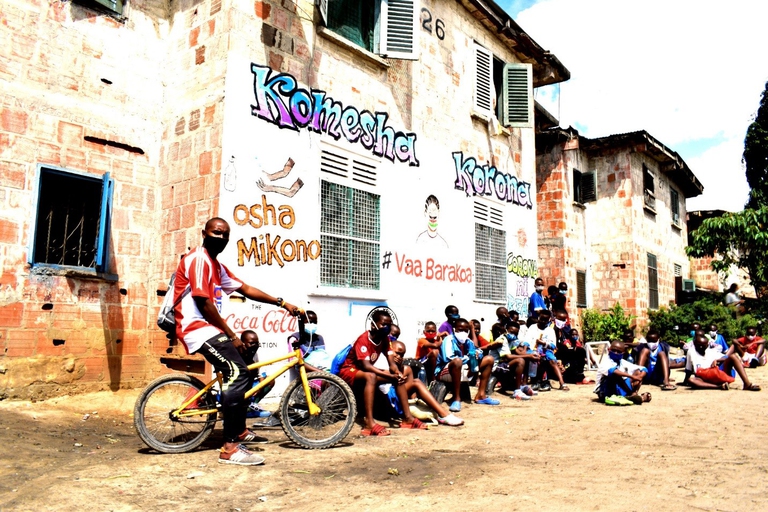 Un gruppo di ragazzi in Africa