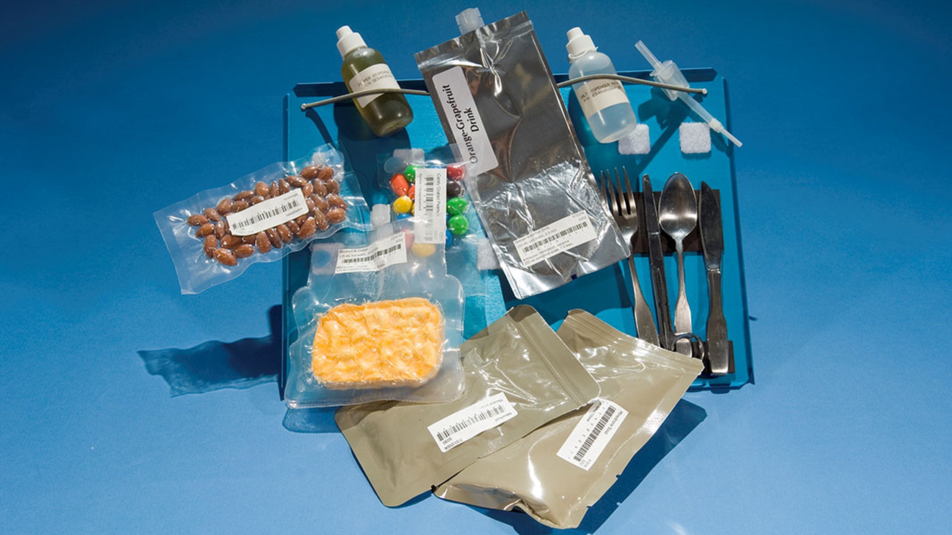 Cibo nello spazio. Dai cubetti dell'Apollo 13 ai legumi Slow Food di Samantha Cristoforetti