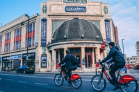 A Londra entra in funzione la zona car-free più grande al mondo