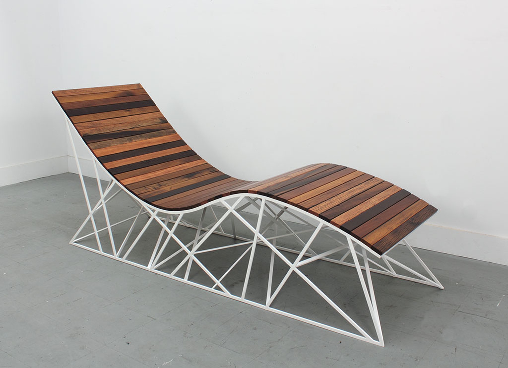 Uhuru Design, Cyclone chaise.
