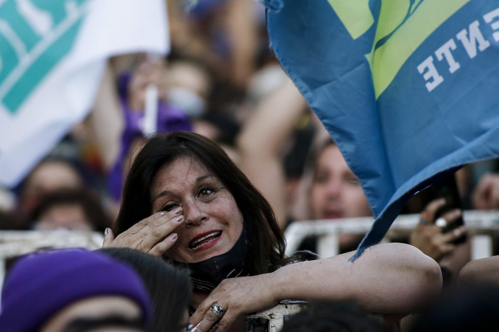 Chileans Choose Between Right and Left In Tight Presidential Run-off