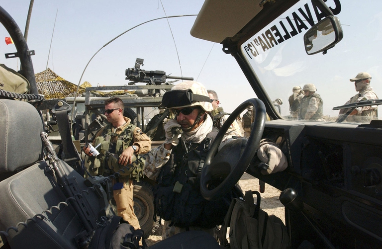 soldati italiani in iraq durante una missione