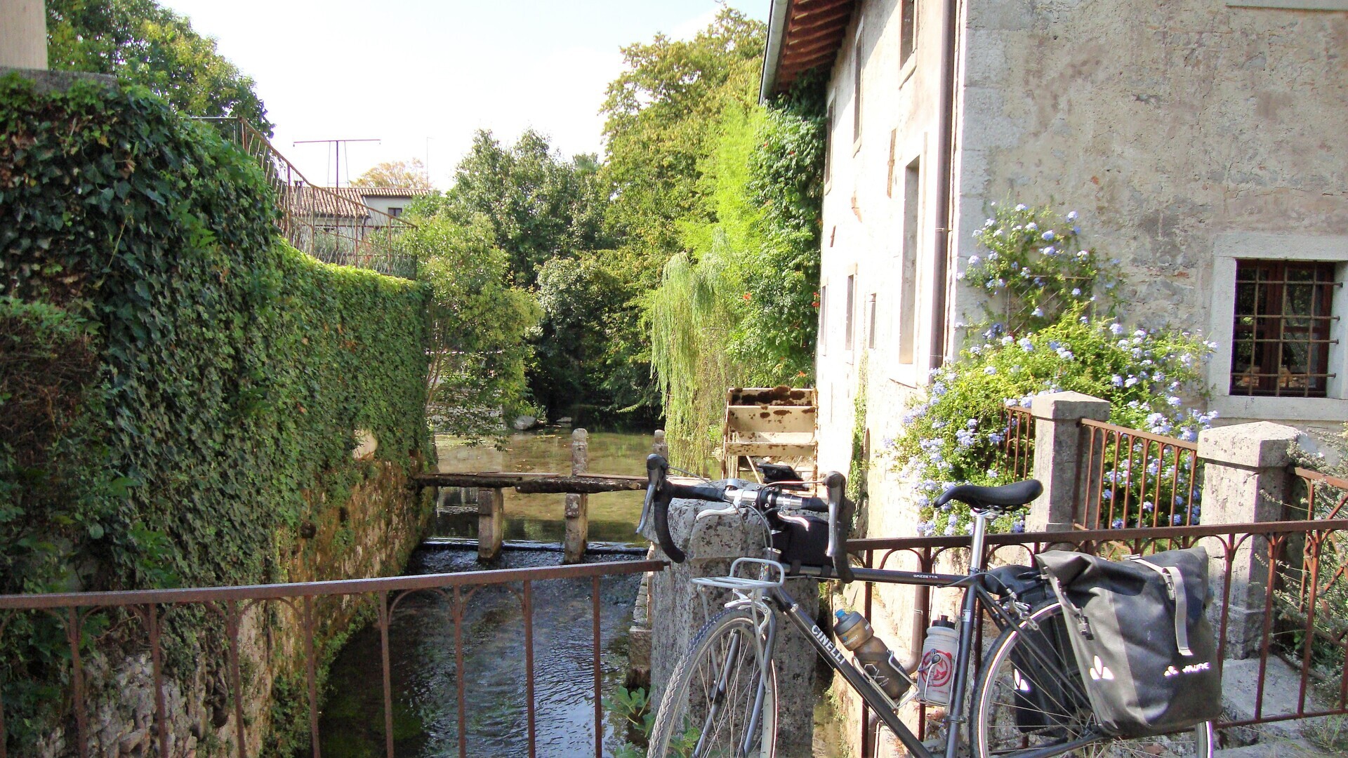 Tra i vicoli del castello di Strassoldo