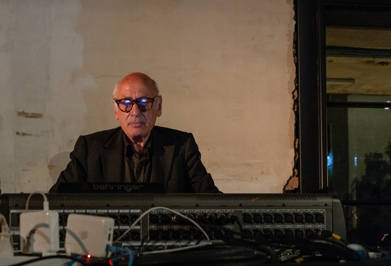 Nyman studia il montaggio di Earthquakes per un cut finale da presentare su unico schermo al Milano Film Festival e a L'Aquila per i 10 anni dal terremoto