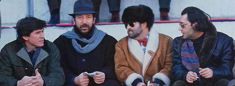 Nella foto: Andrea Mingardi insieme a Gianni Morandi, Lucio dalla e Luca Carboni © Public Domain