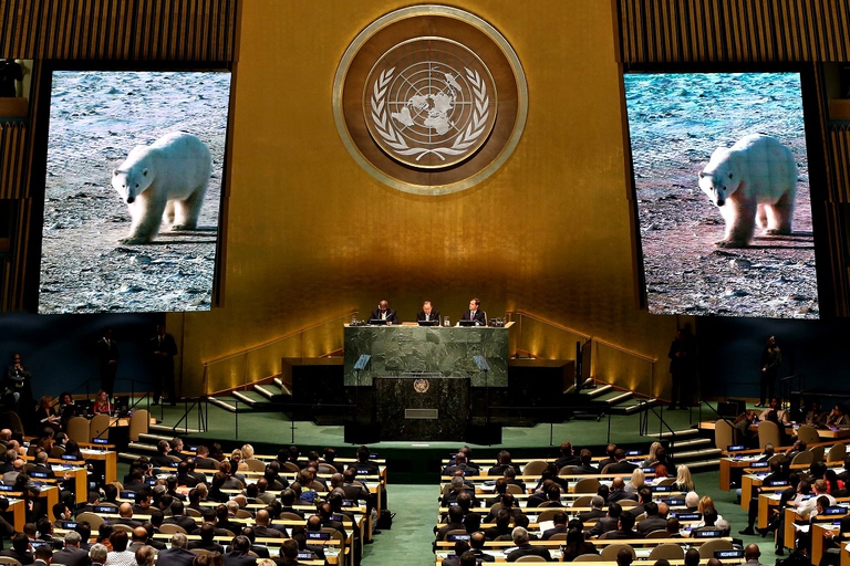 epa04413187 World leaders watch a video about climate change during the Climate Summit 2014 at United Nations headquarters in New York, New York, USA, 23 September 2014. The Climate Summit, which was called by United Nations Secretary-General Ban Ki-moon to attempt to push global action on climate issues, is being held the day before the opening of the General Debate of the United Nations General Assembly.  EPA/JUSTIN LANE