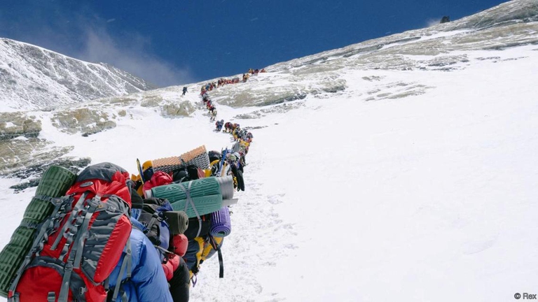 In coda sull'Everest