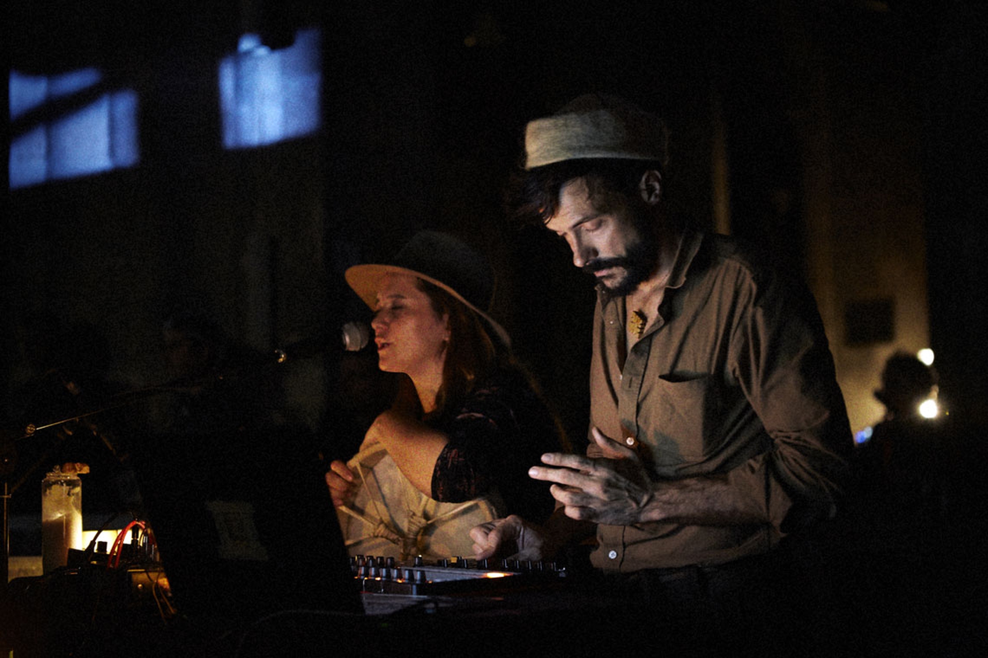 Vincent Moon e Priscilla Telmon Hibridos live a Parigi