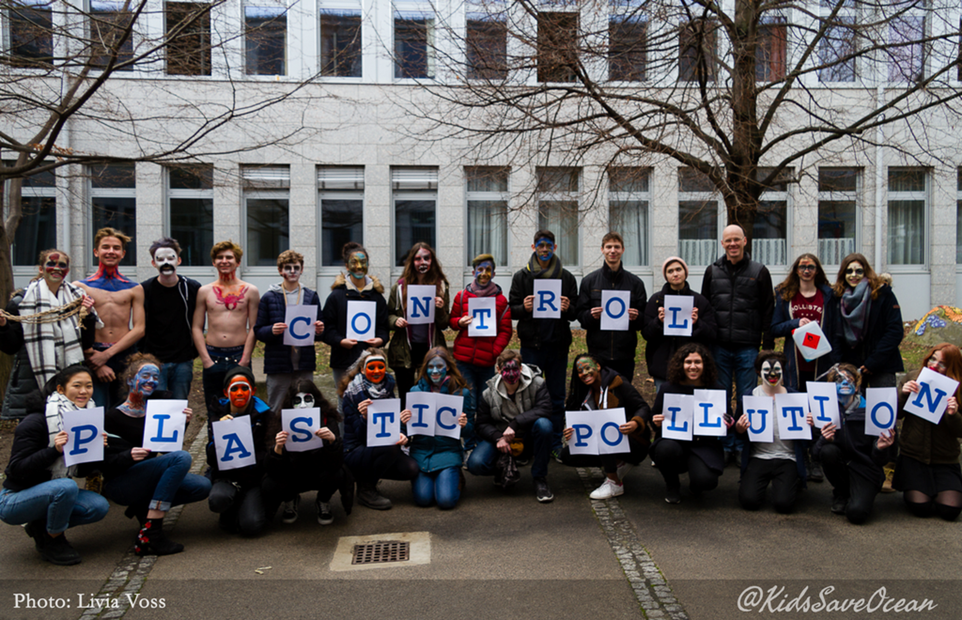 Control Ocean Pollution - Mr Hill coi bambini