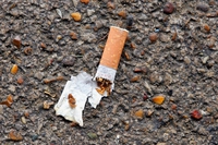 Strade senza cicche e multe. Parigi dichiara guerra ai mozziconi di sigaretta