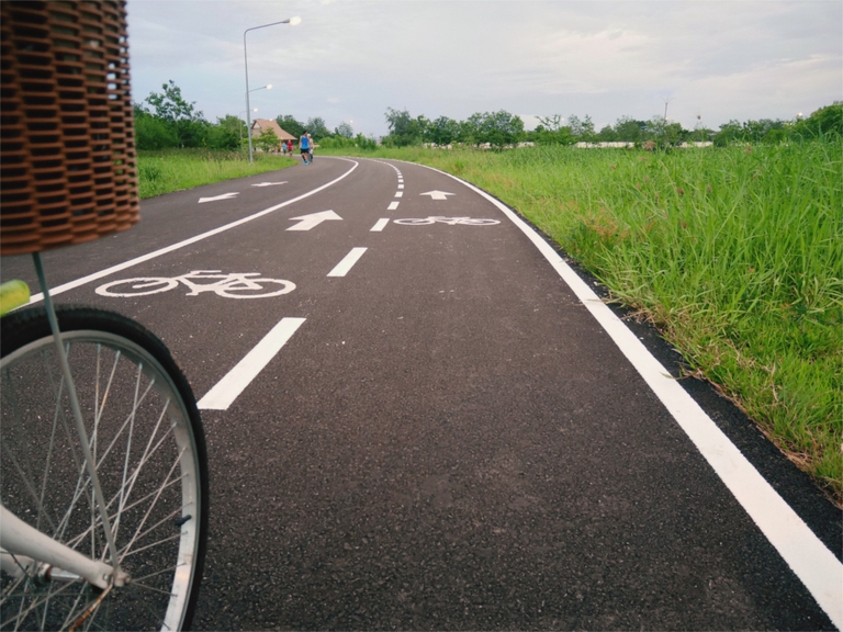 pista ciclabile pedonale corsie