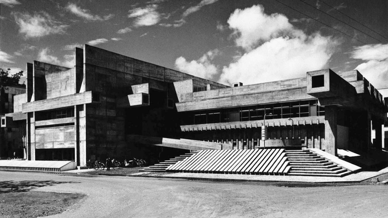 Oita_Giappone_Arata_Isozaki