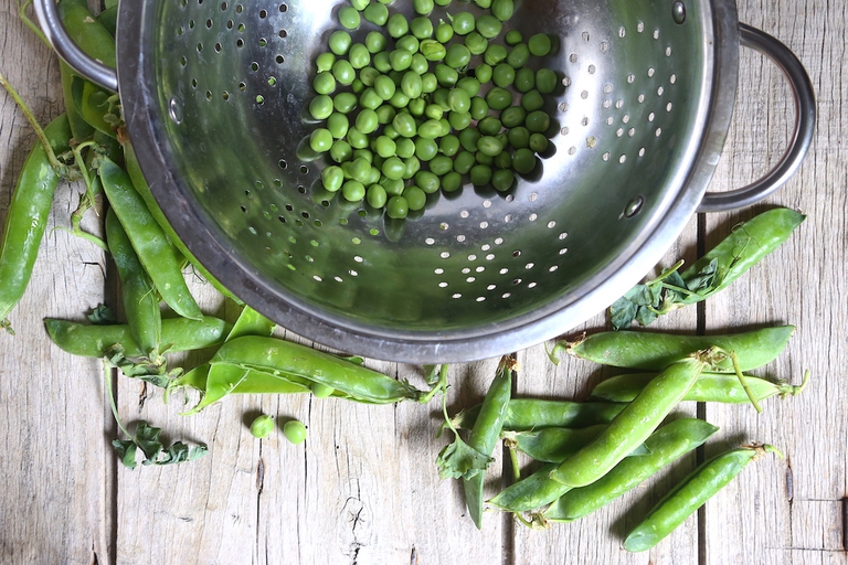 tagliolini con piselli e zucchine
