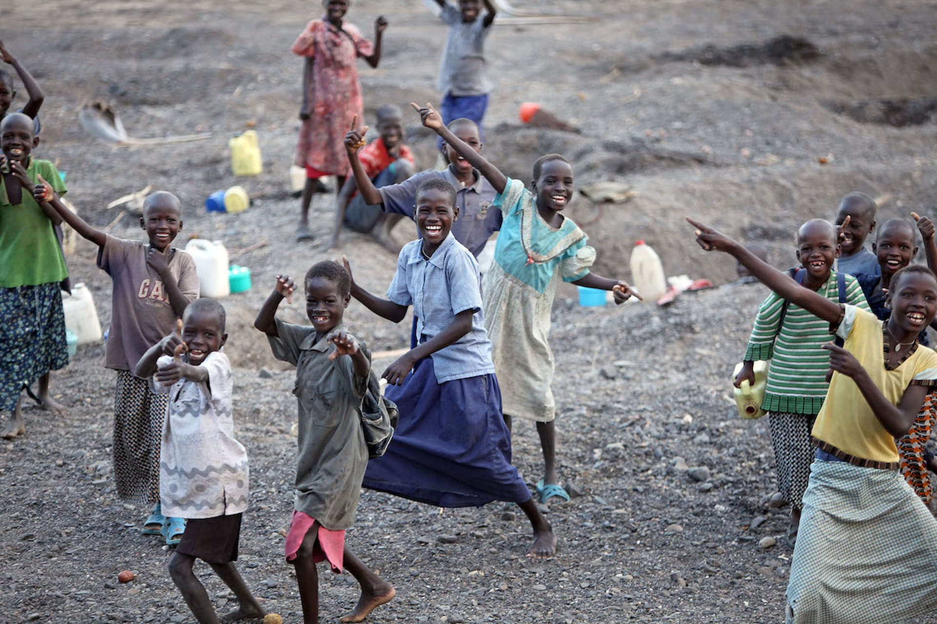 turkana-laughing-pointing