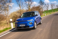 Kia e-Soul, l’urban crossover elettrico con 452 chilometri di autonomia. La prova, il prezzo e tutti i dettagli