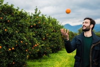 Adotta un albero, mangia bio, tutela i piccoli agricoltori. Tutto questo è Biorfarm