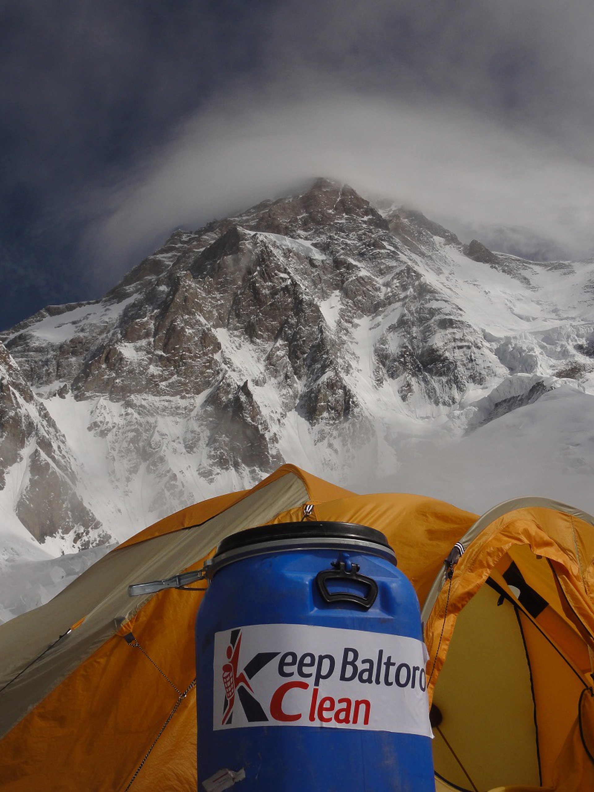 Una spedizione per ripulire il K2 e studiare i cambiamenti del clima