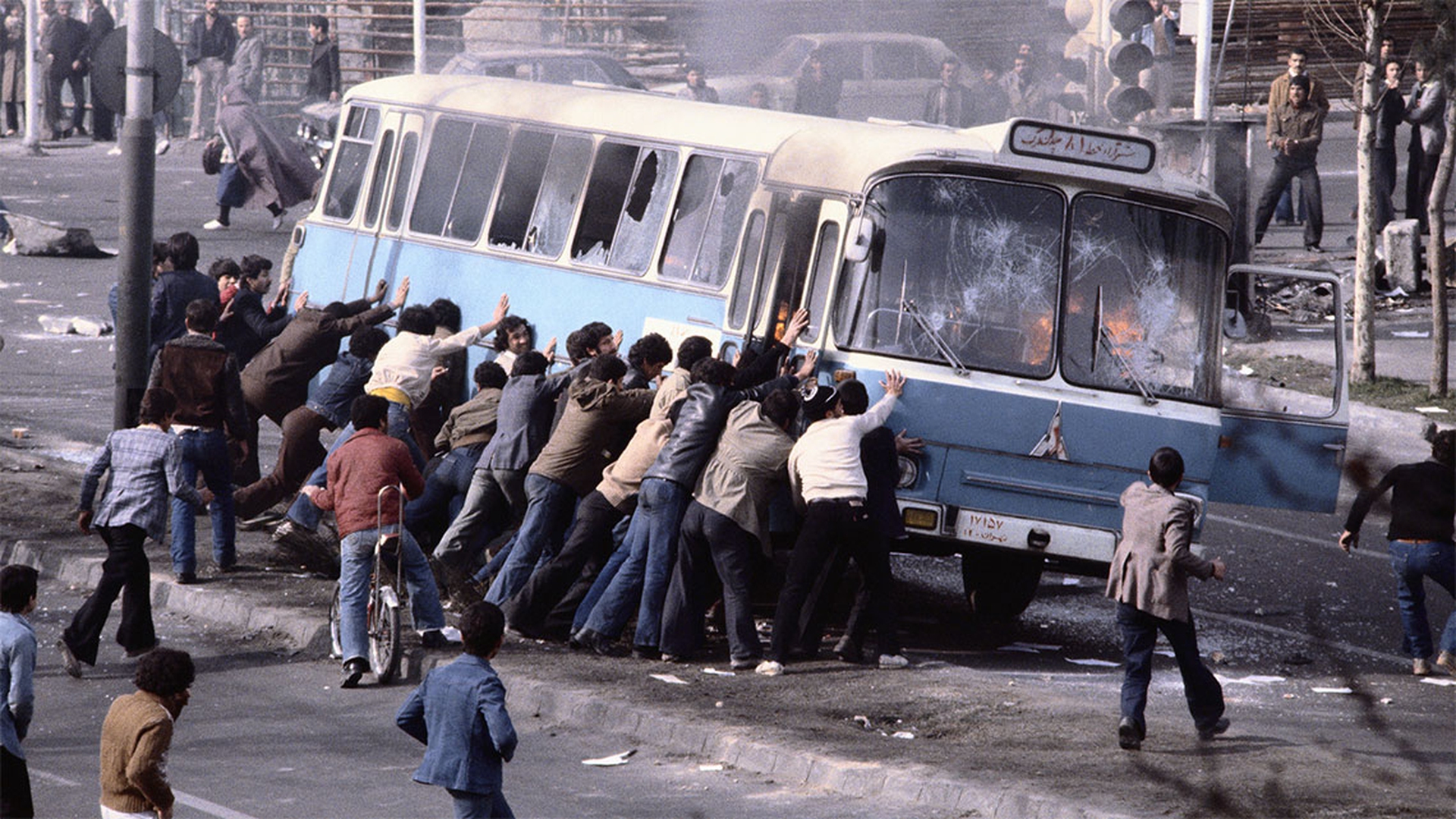 Scià Iran proteste autobus