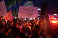 Cuba, migliaia di persone stanno protestando contro il governo