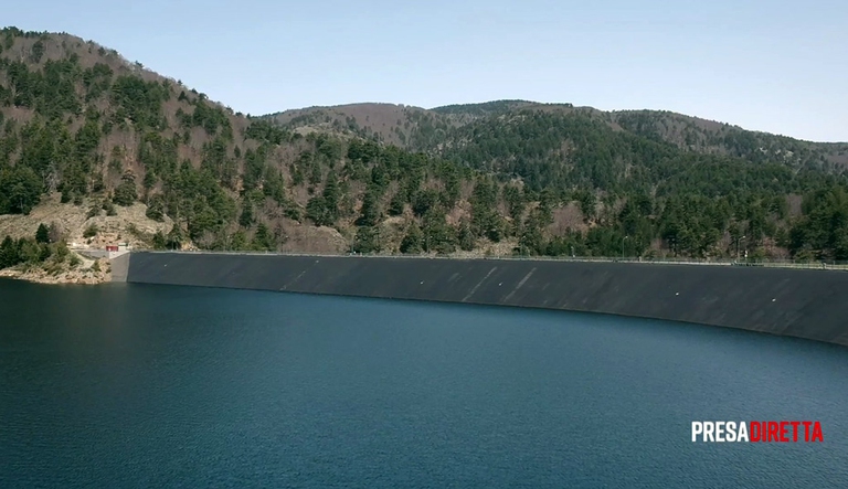 acqua perduta Presadiretta Riccardo Iacona