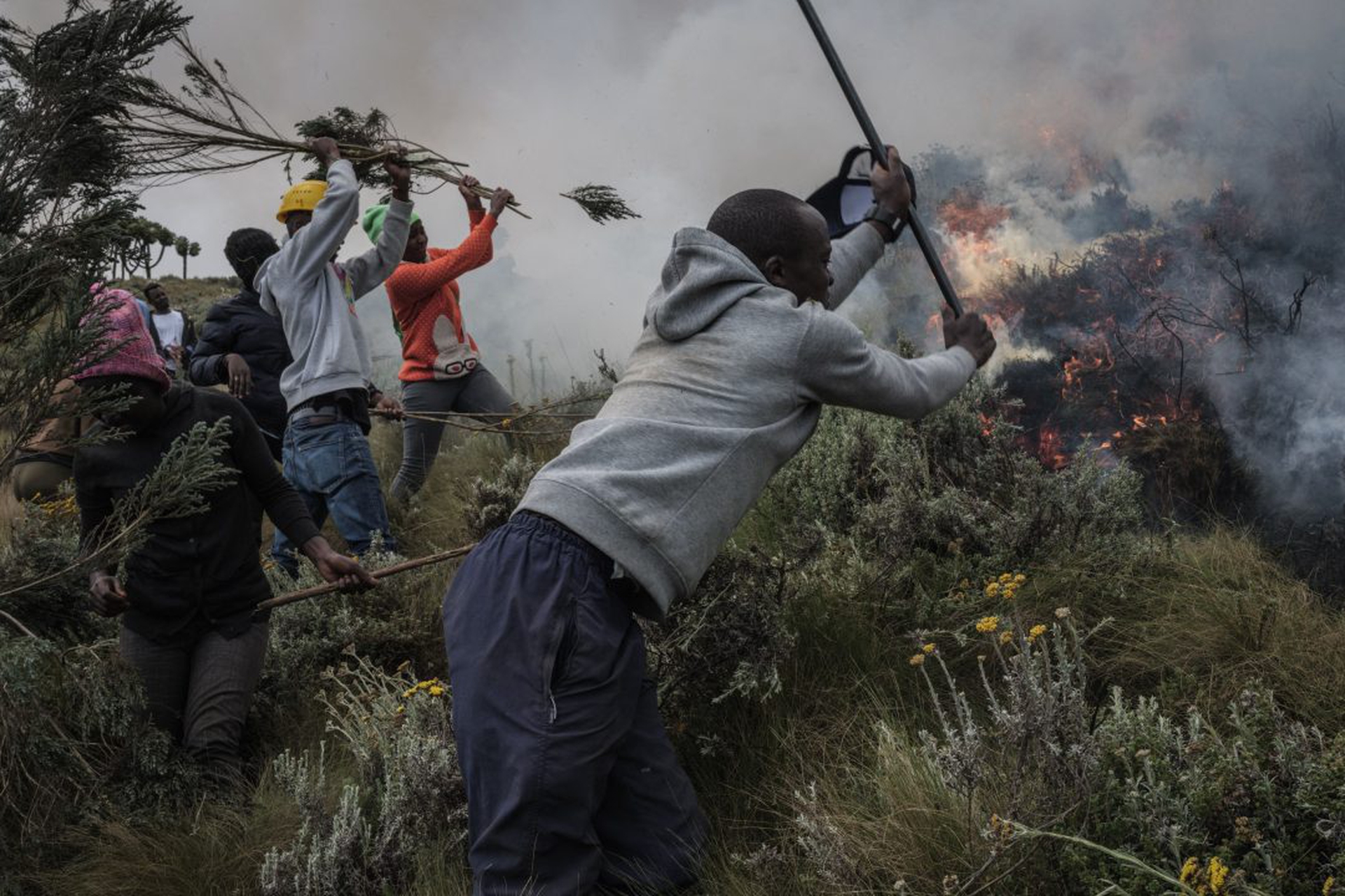 TOPSHOT-KENYA-FIRE-ENVIRONMENT-PARK