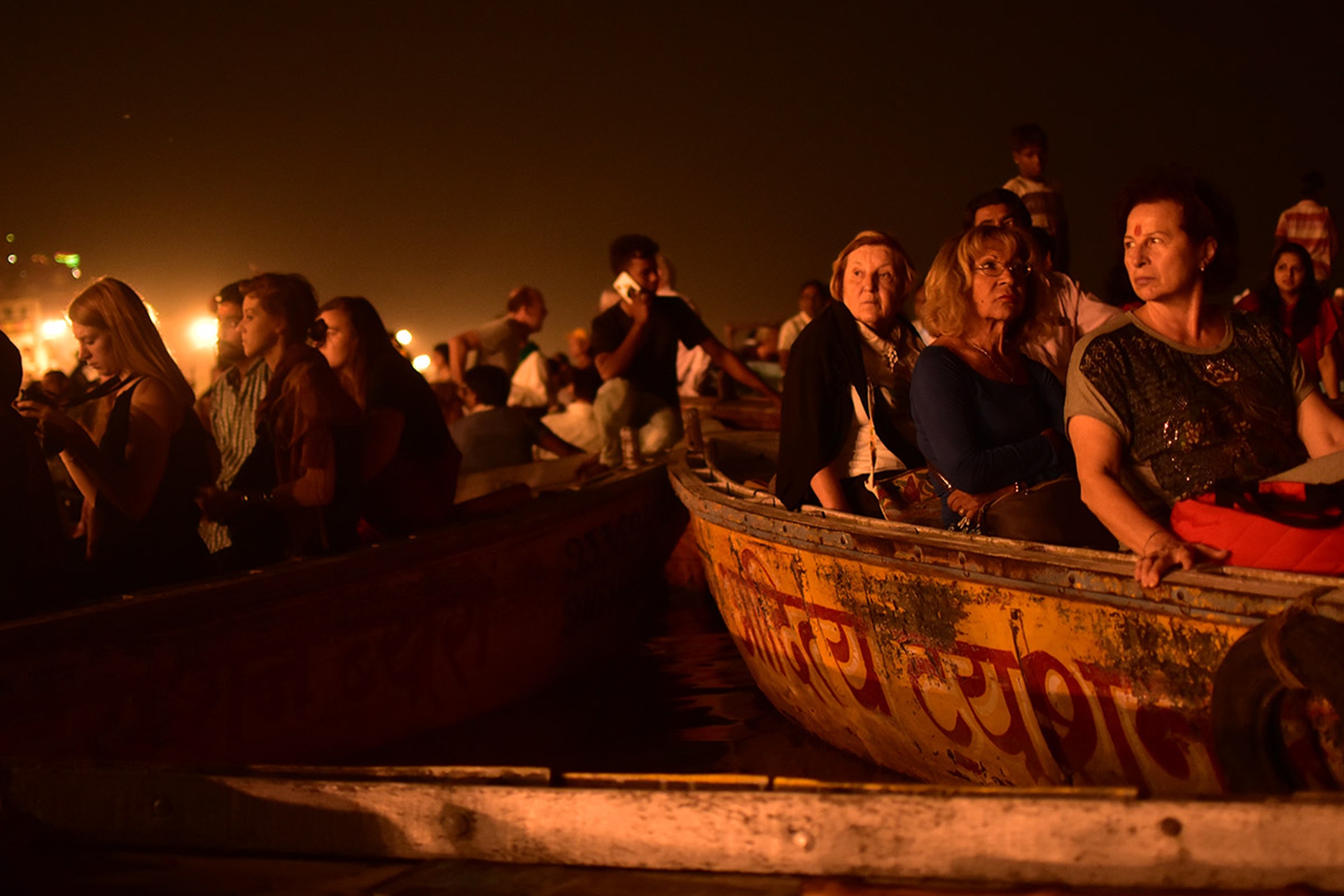 La cerimonia delle lampade, a Varanasi