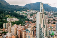 A Bogotá non piove più: acqua razionata e multe contro la siccità