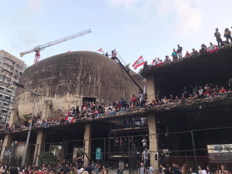 Manifestanti a the Egg, Beirut