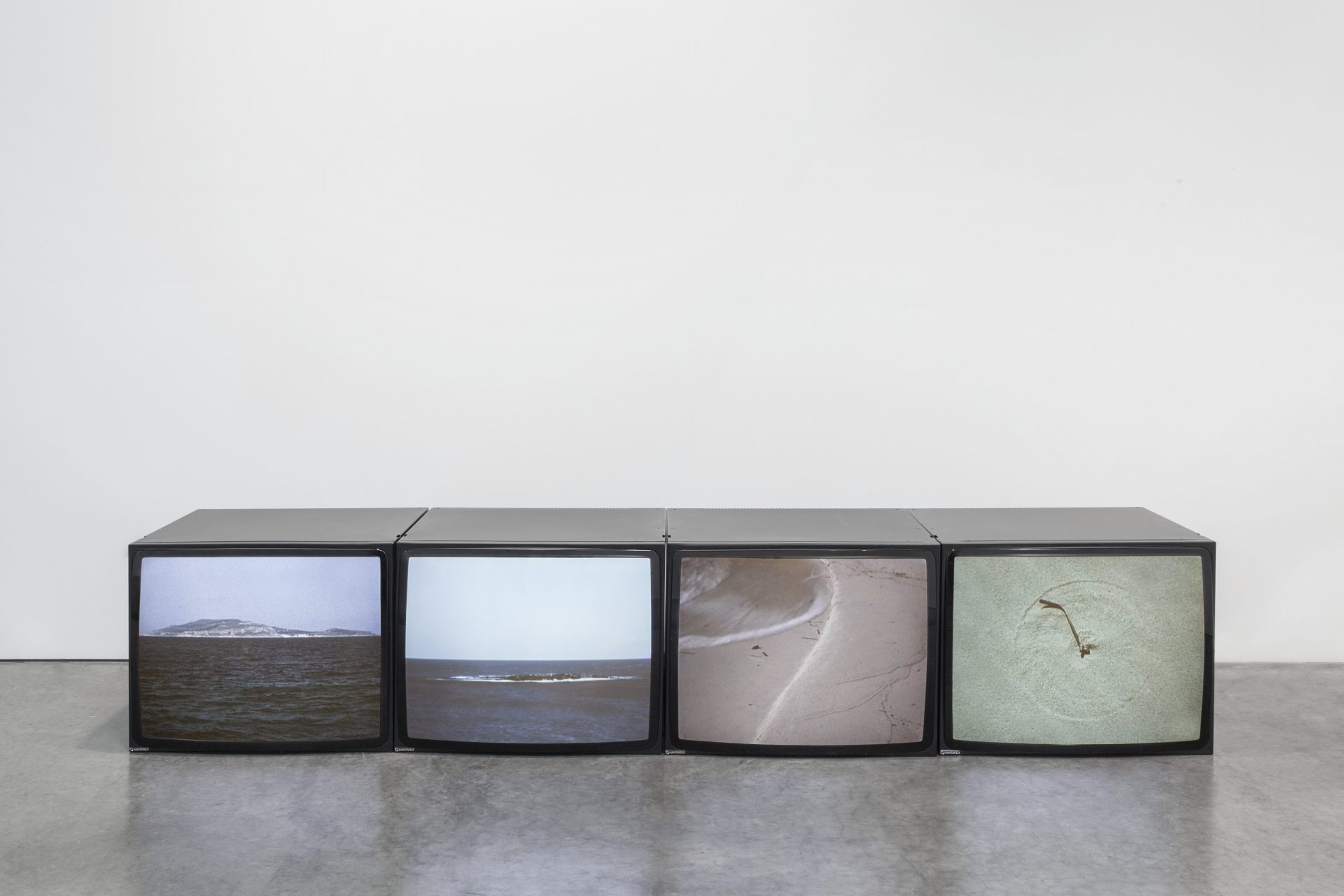 07 Renato Leotta, Egadi 2016_courtesy Galleria Fonti, Napoli e Madragoa, Lisboa