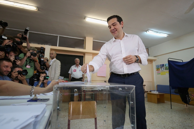 Alexis Tsipras referendum piano di salvataggi grecia