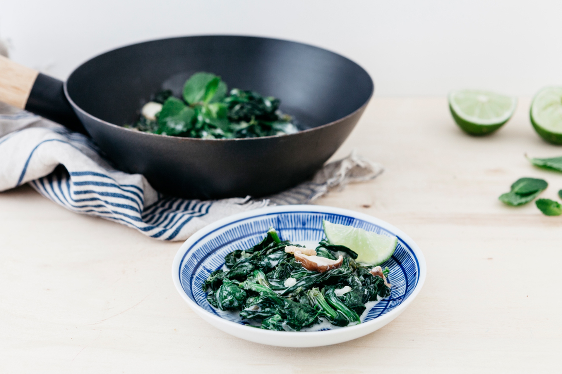 Spinaci e funghi shiitake con latte di cocco e zenzero