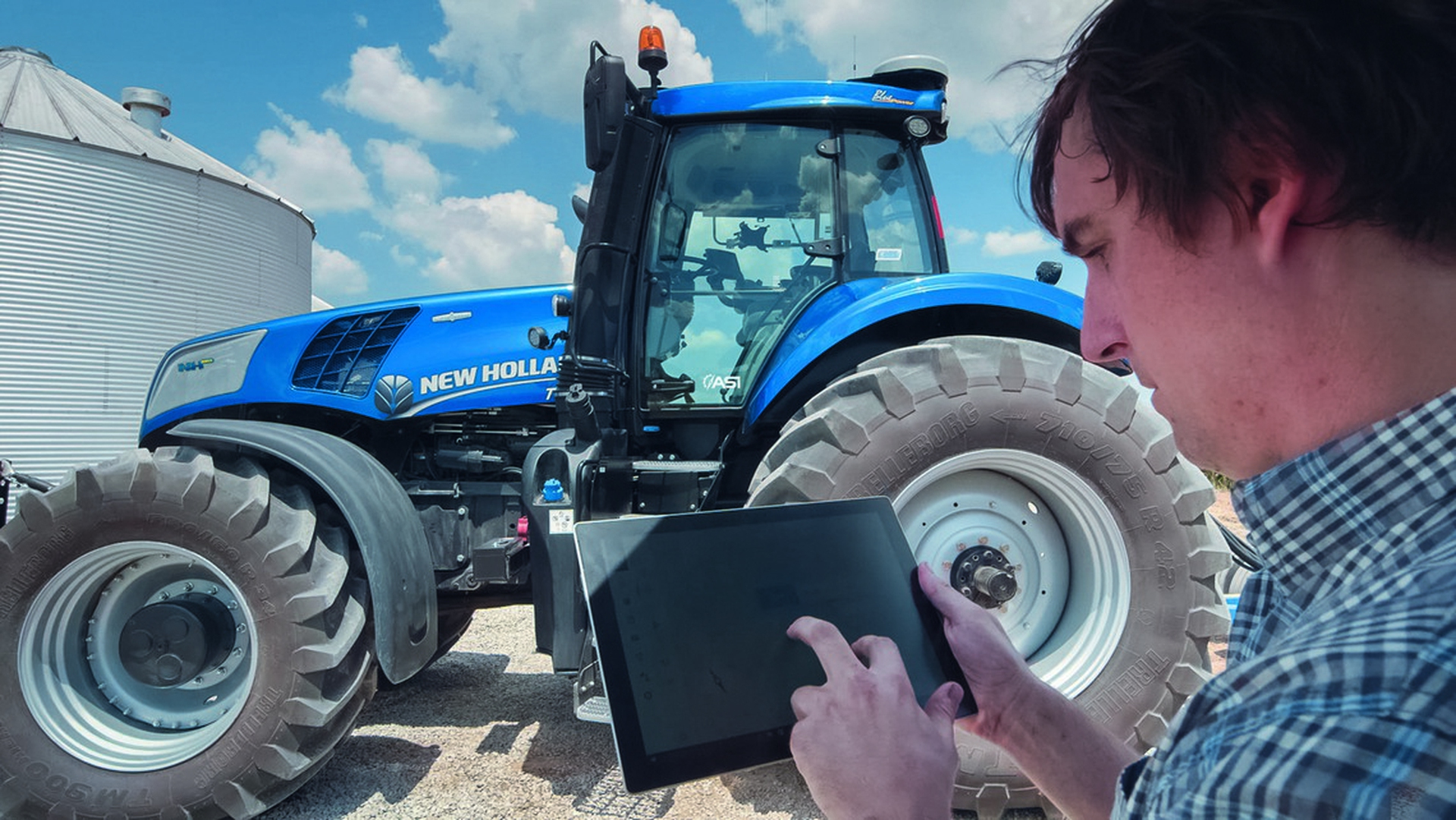 I trattori a guida autonoma garantiranno più cibo per tutti, con meno risorse