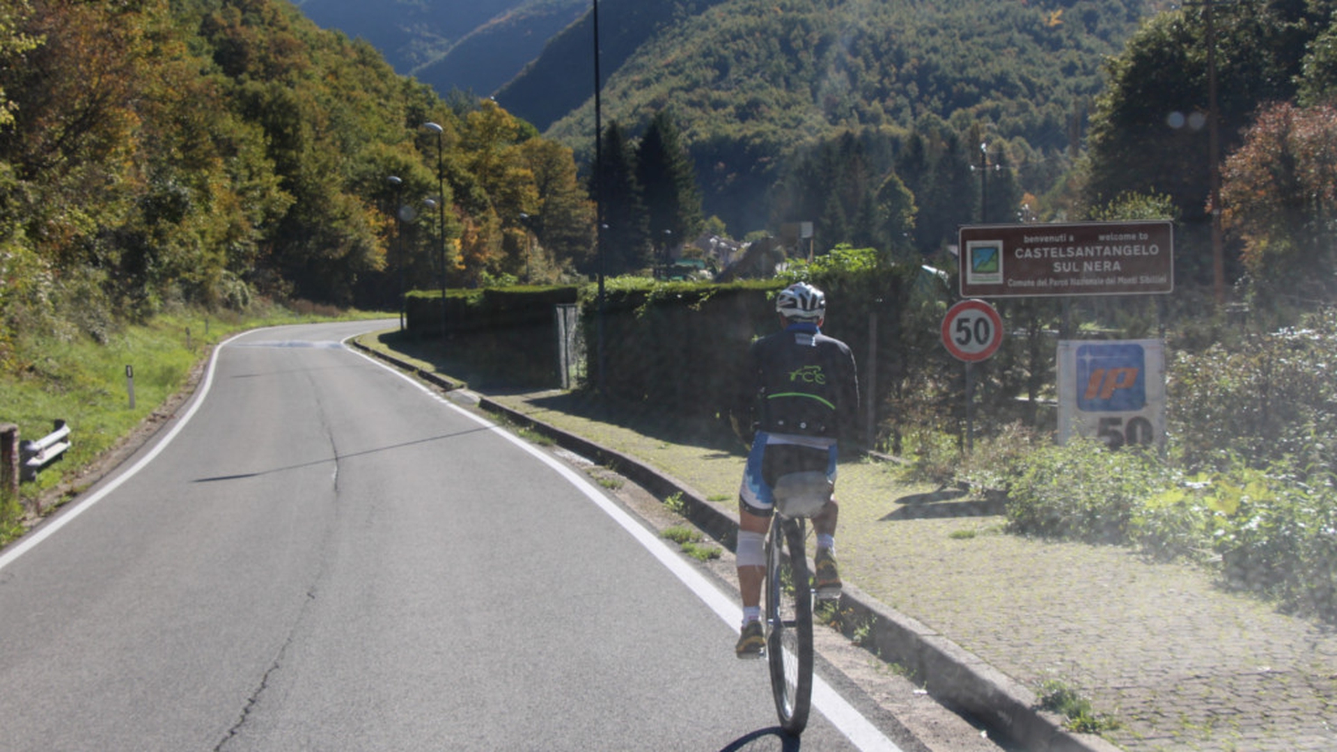 L'arrivo a Castelsantangelo sul Nera