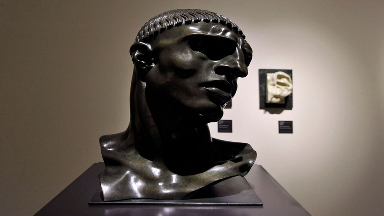 Adolfo Wildt, Vir temporis acti (Uomo antico), 1921, bronzo.