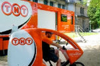 TNT consegna con i tricicli e taglia le emissioni