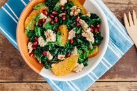 Insalata di verza, cavolo nero, arance e noci