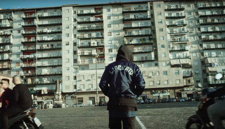 Liberato in periferia a Napoli