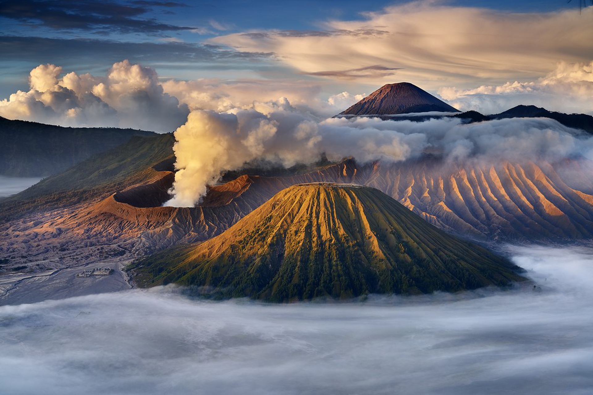 Beauty of Mount Bromo, Kyaw Win Hlaing – Sony World Photography Awards 2018