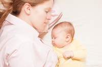Dormire con i figli nel lettone, pro e contro