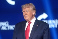 Donald Trump si è consegnato alle autorità e si è dichiarato non colpevole per 34 capi d’accusa