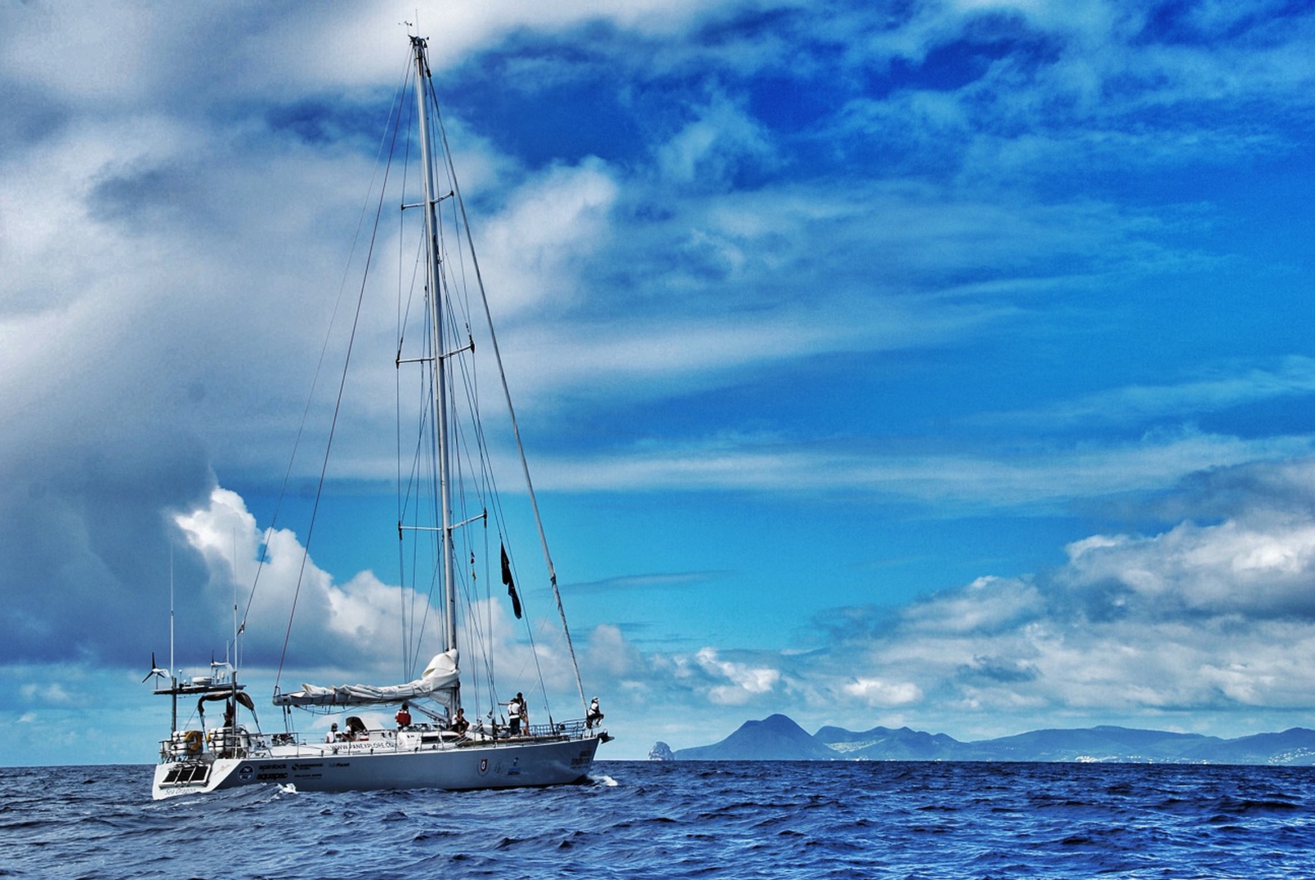 Exxpedition, l'equipaggio di donne contro la plastica