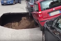 Come si prevengono le voragini per le strade di Roma e cosa c’è sotto