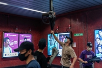 La Cina sta usando gli uiguri come cavie per la videosorveglianza delle emozioni
