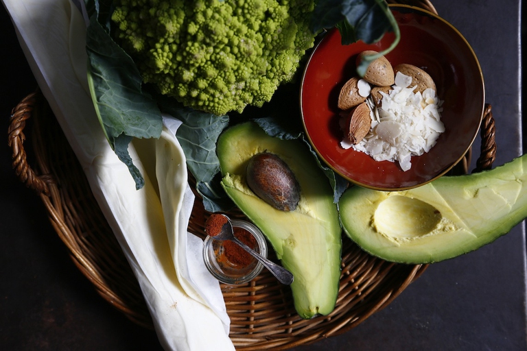Panzerotti in sfogliacon broccoli e avocado