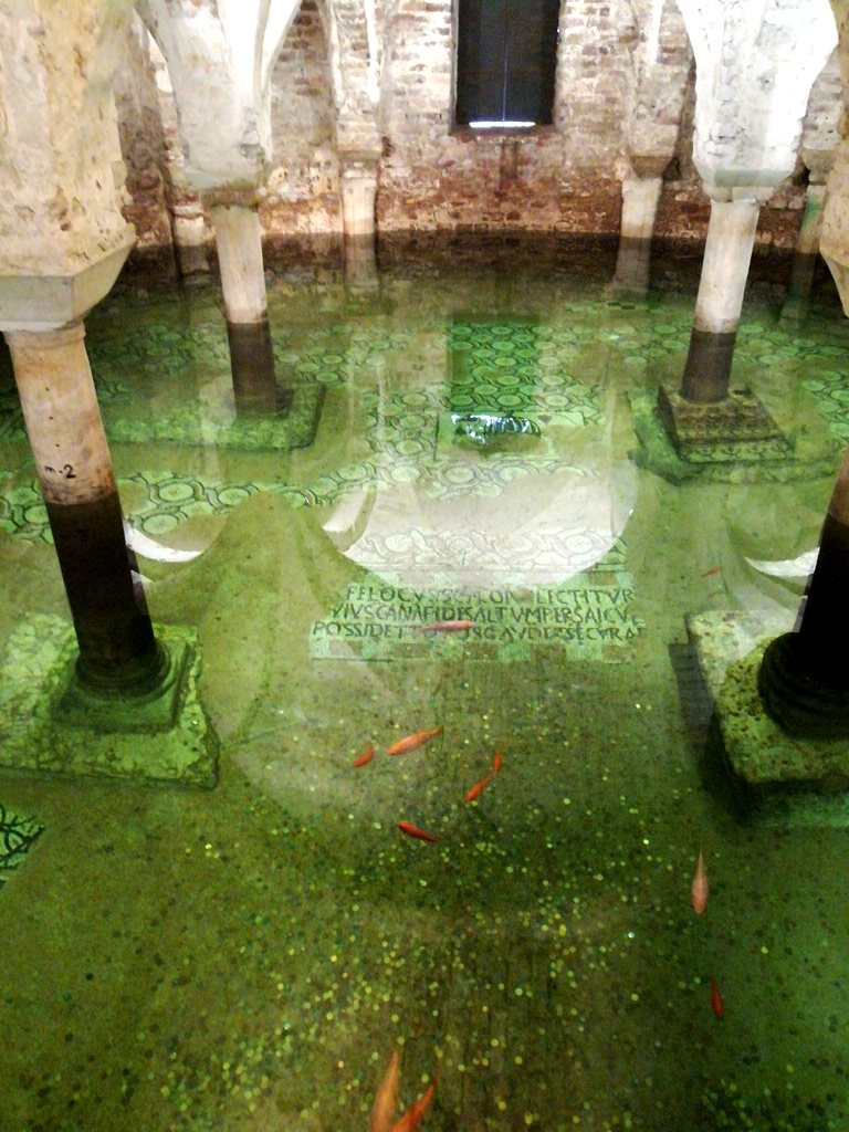 La cripta nella basilica di San Francesco