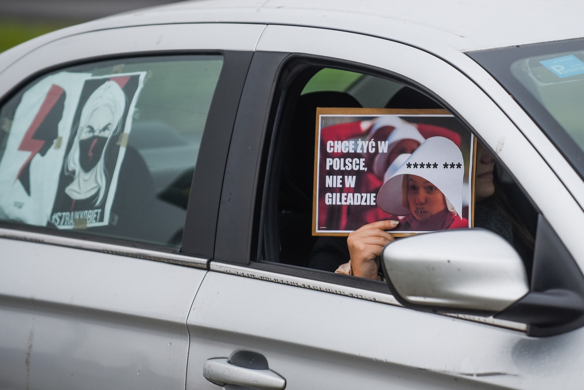 Le proteste in Polonia contro la legge sull'aborto