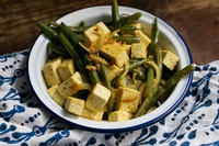 Tofu al curry con fagiolini